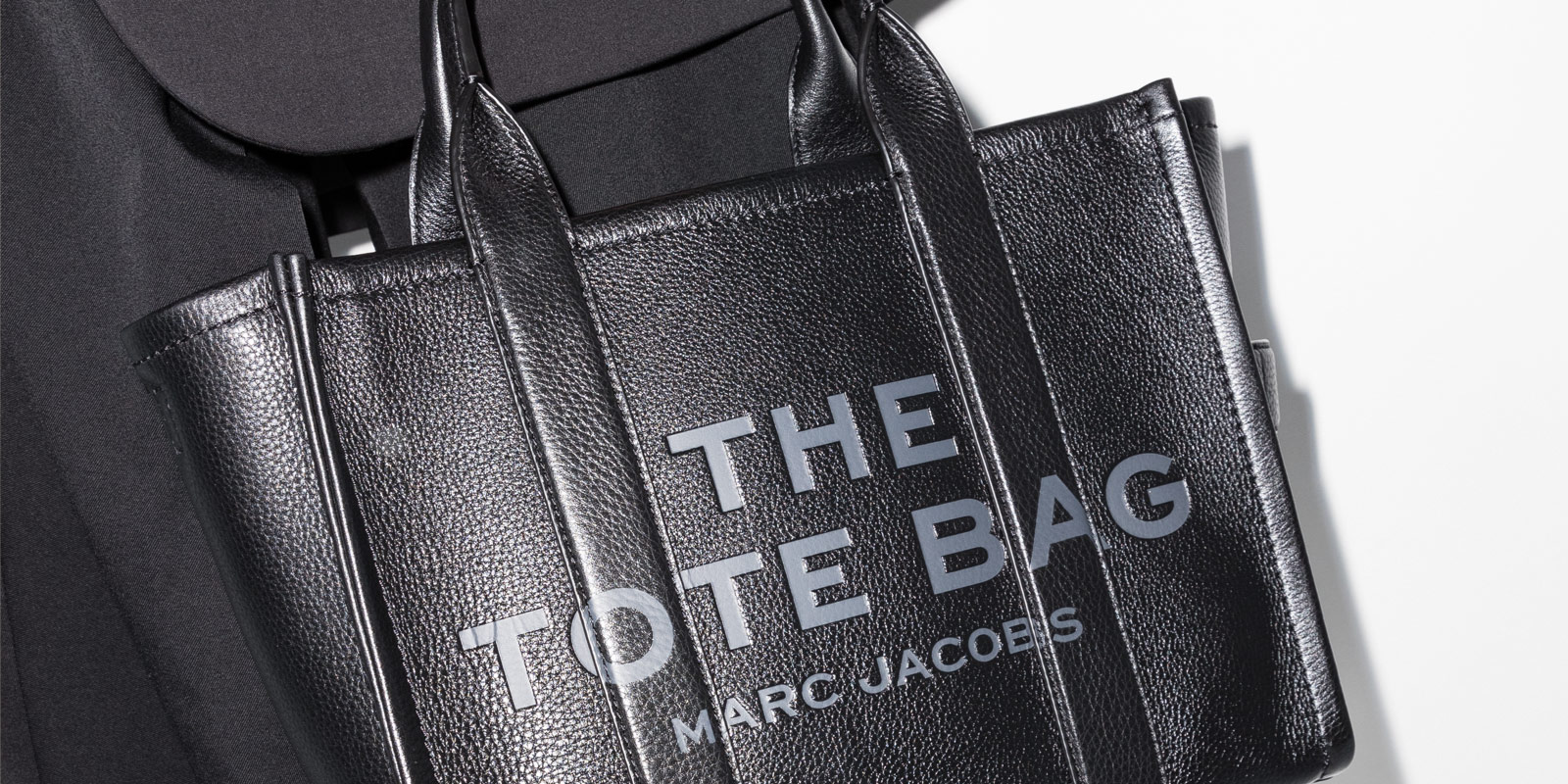 marc jacobs tote bag medium vs large