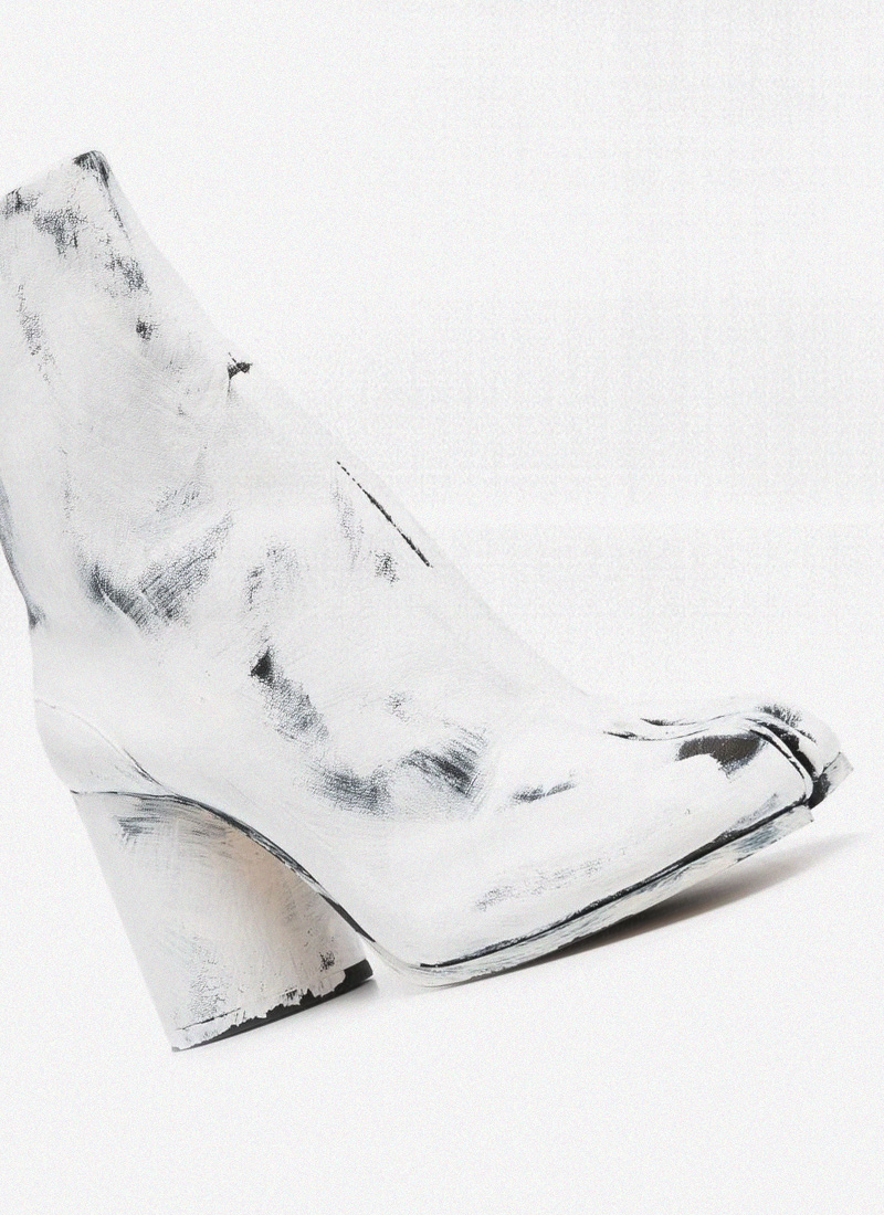 White on sale tabi shoes