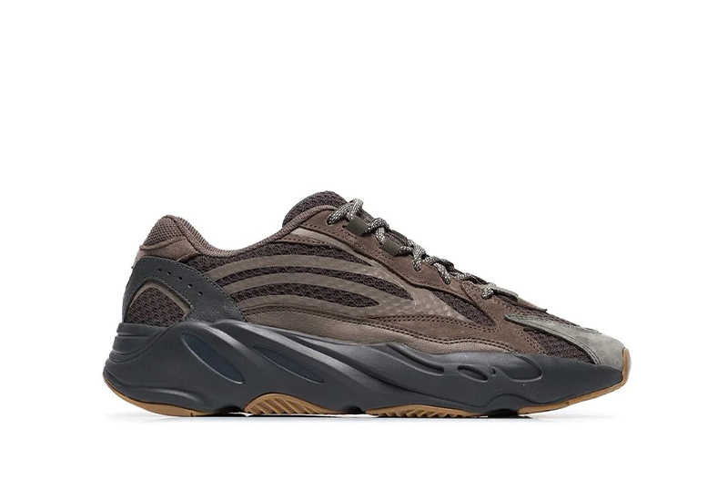 combinar Intenso Consciente The Complete History of the Yeezy 700 with Stadium Goods - FARFETCH