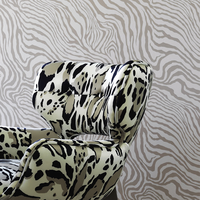 bbd72e43-602d-44e9-a7ae-5fd23fb9ce82_03-roberto-cavalli-wallpaper-lg
