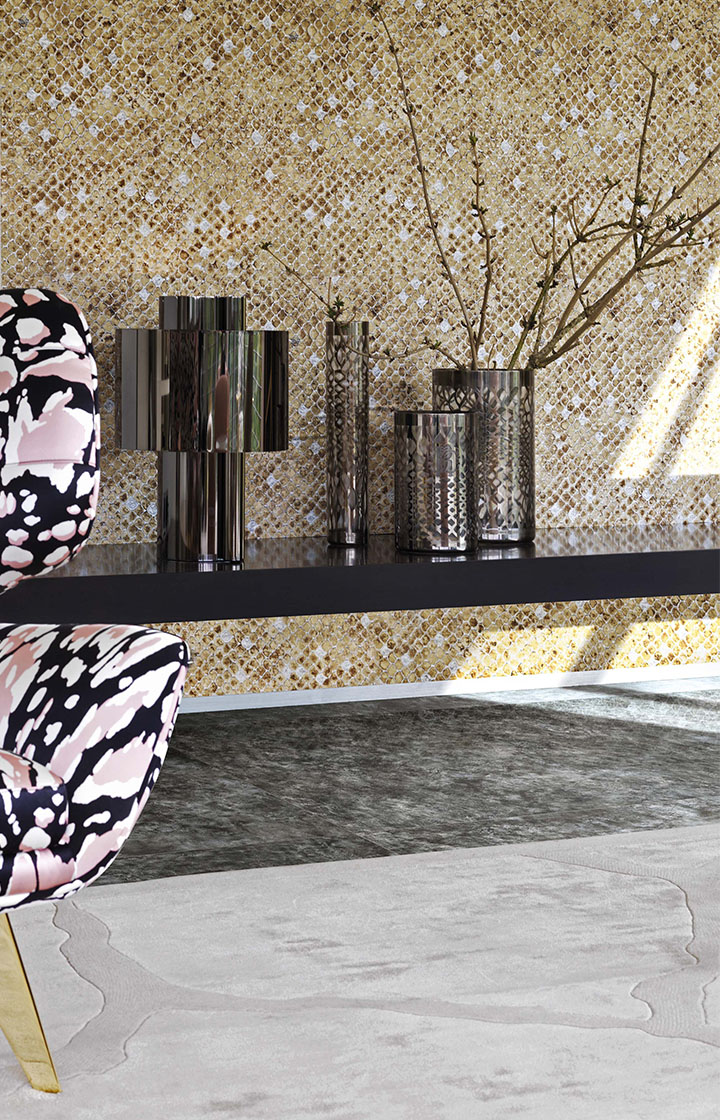 d60b98dc-6ce8-456f-aa97-e9ac956a36f1_02-roberto-cavalli-wallpaper-lg